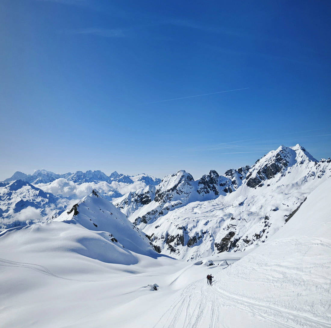 Why Take Collagen in Winter: Benefits for Skin, Joints, and Winter Sports